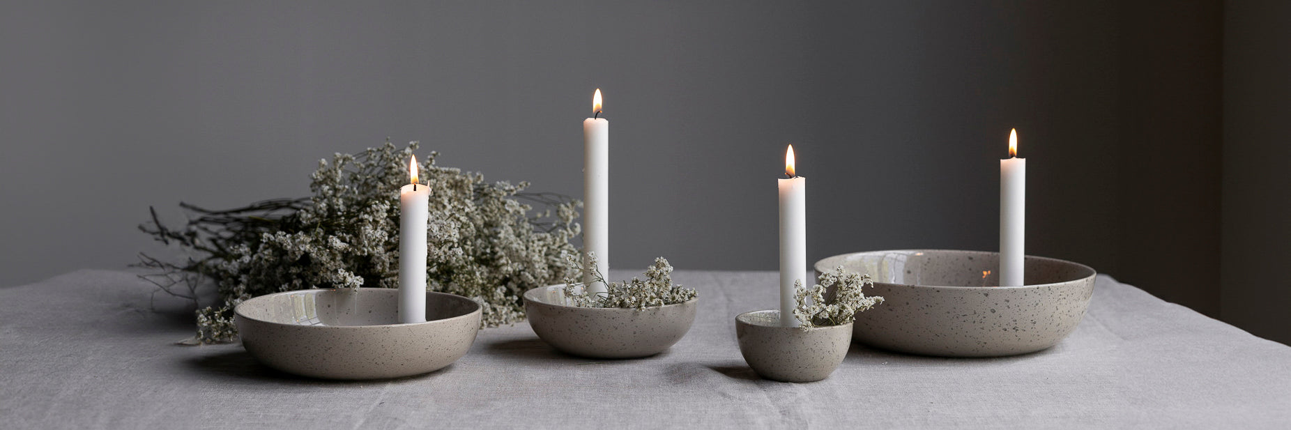 Kerzenhalter im skandinavischen Stil gefertigt Keramik / Holz aus
