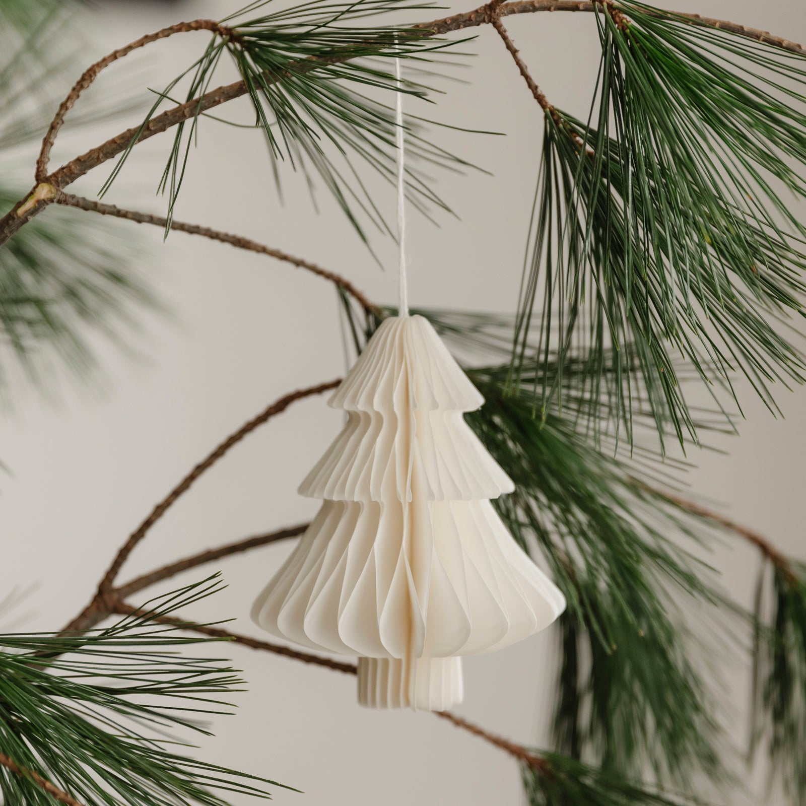 Papieranhänger Honeycomb Baum - weiß