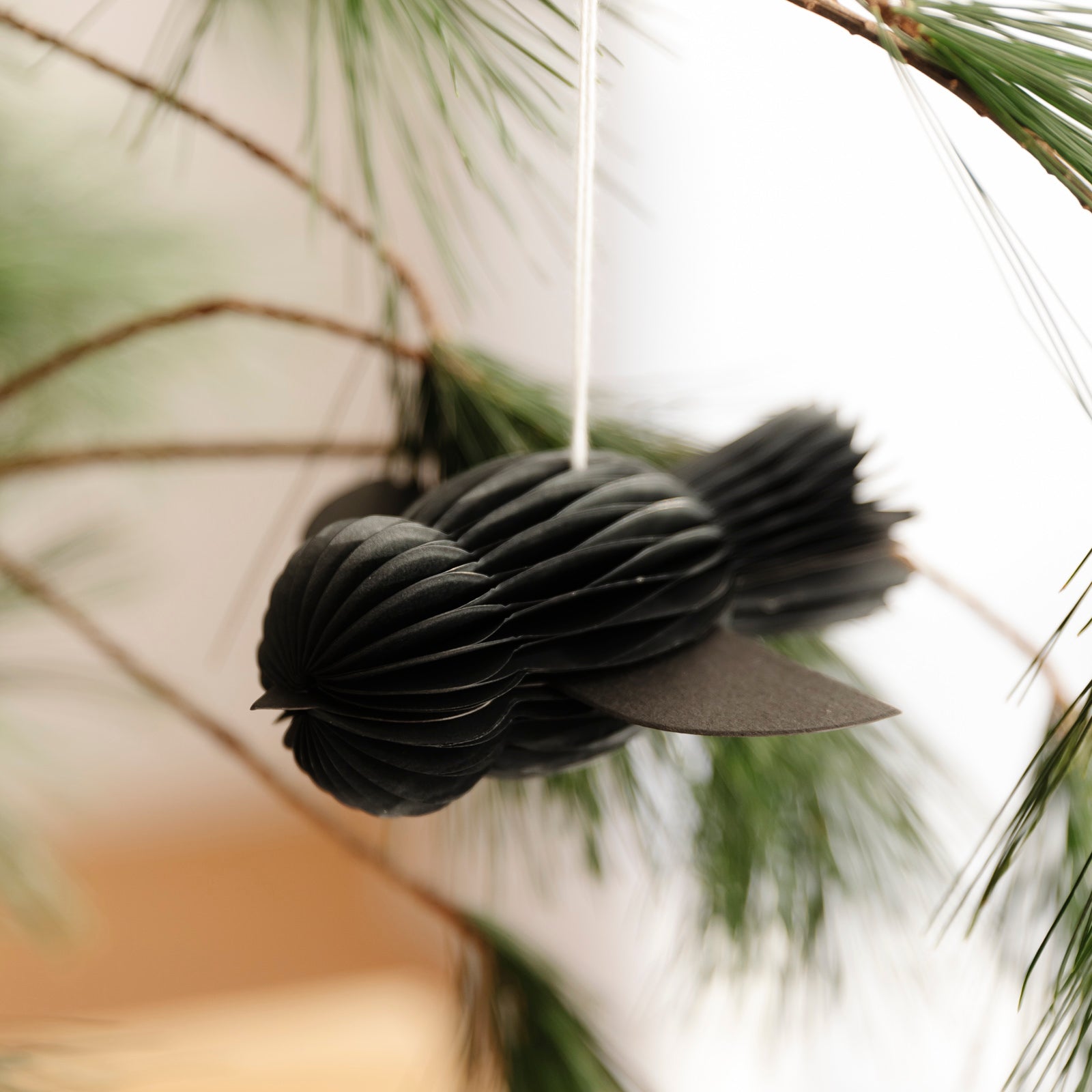 Papieranhänger Honeycomb Vogel - schwarz