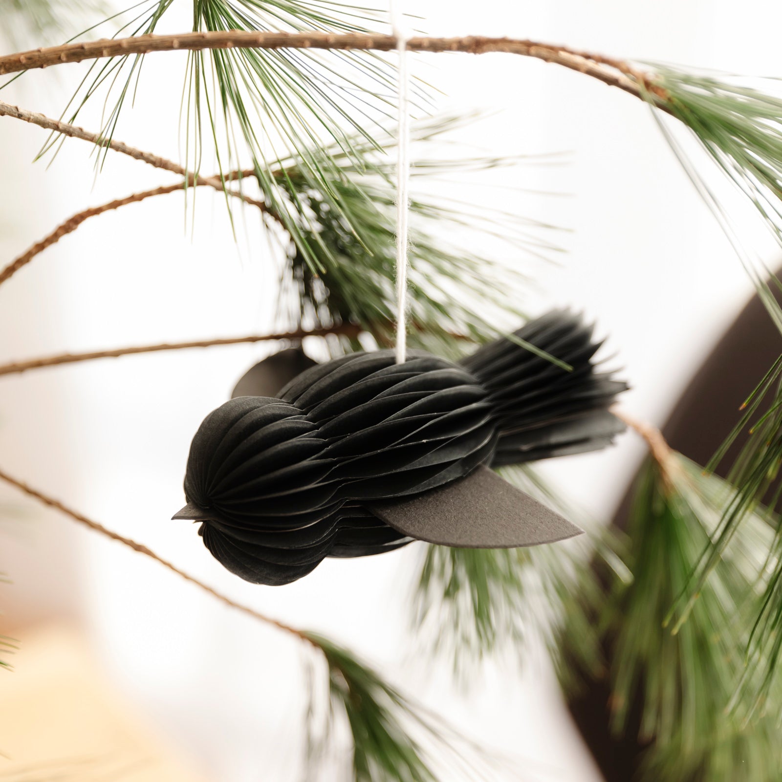 Papieranhänger Honeycomb Vogel - schwarz