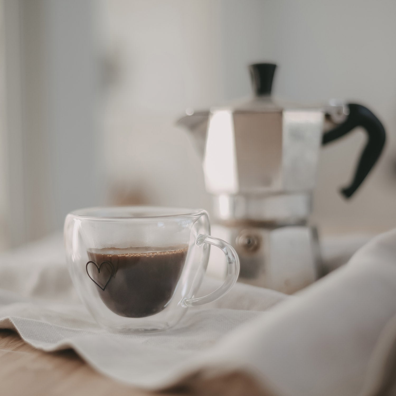 Doppelwandiges Espressoglas Herz mit Henkel