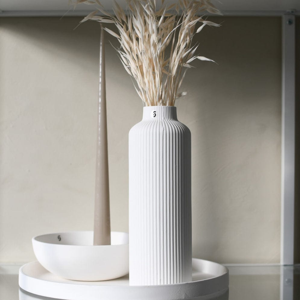 Vase Adala weiß hoch mit Rillen Storecatory Skandi Design